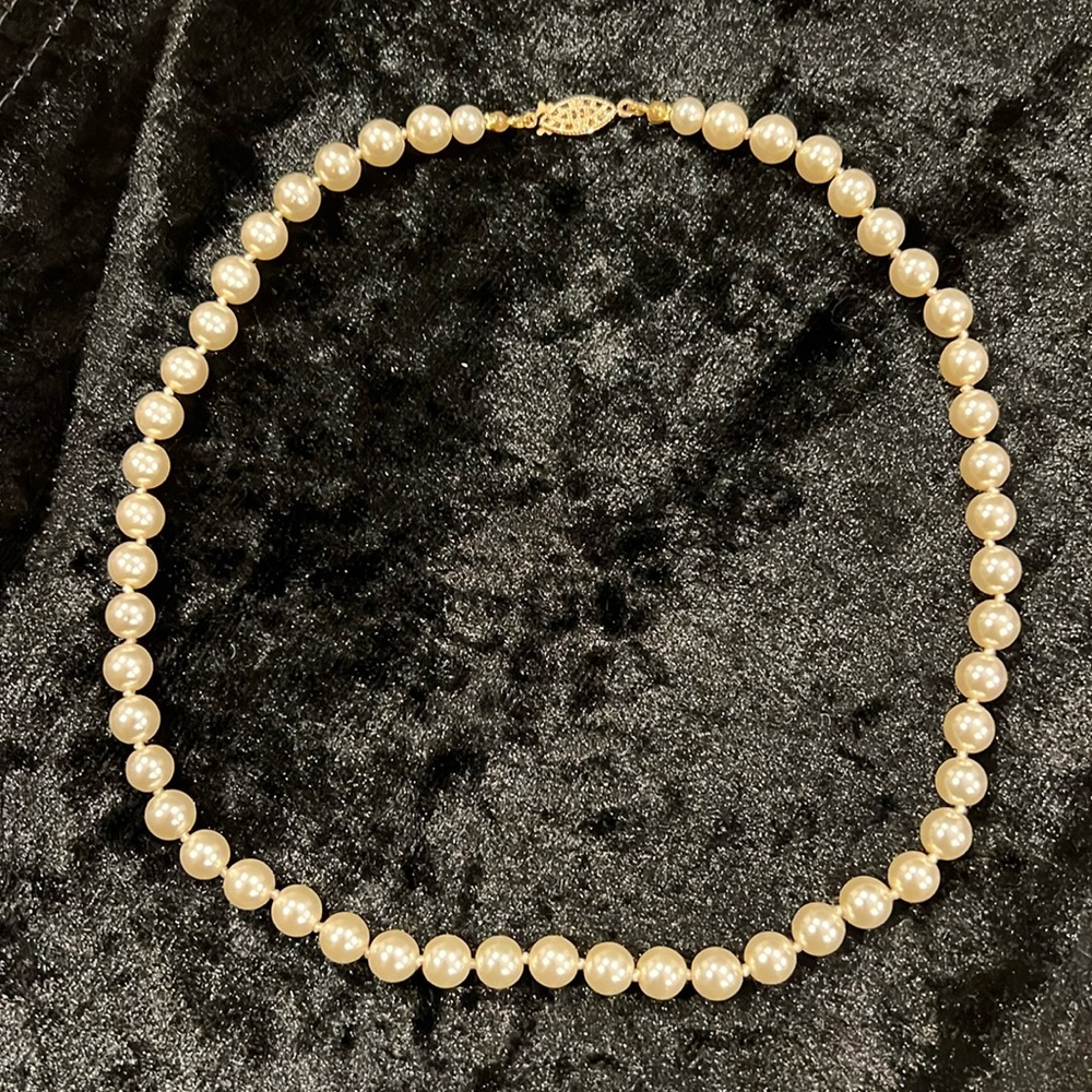 Glass Faux Pearl Strand with Push-in/Pull-out Fish Hook Clasp